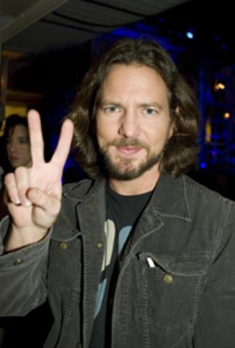 Pearl Jam's Eddie Vedder- Anti- war, Pro-Peace