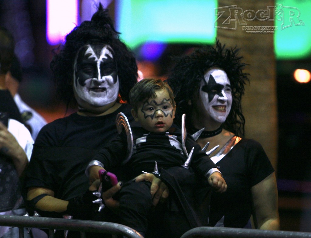 KISS Army Families showed up in proper fashion! 