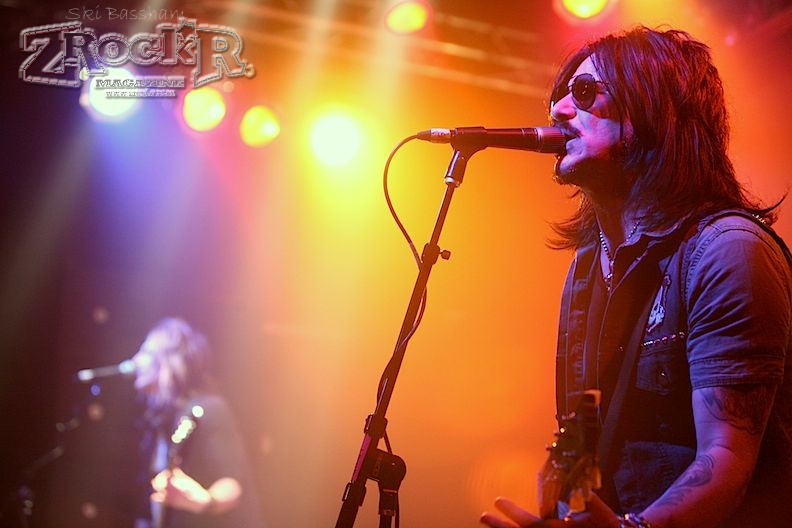 Gilby Clarke on stage at Vamp'd