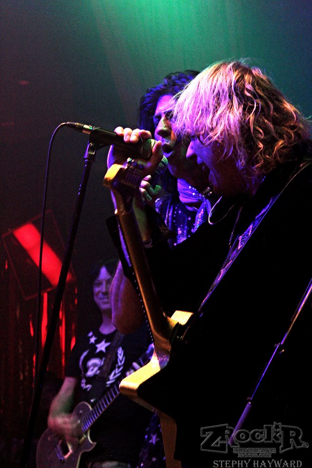 London vocalist Nadir D'Priest with Beggars and Thieves vocalist Louie Merlino.