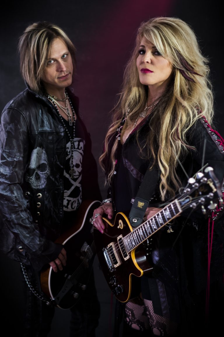 Janet Gardner - Vixen Vocalist Surprises Audiences with Debut Solo ...